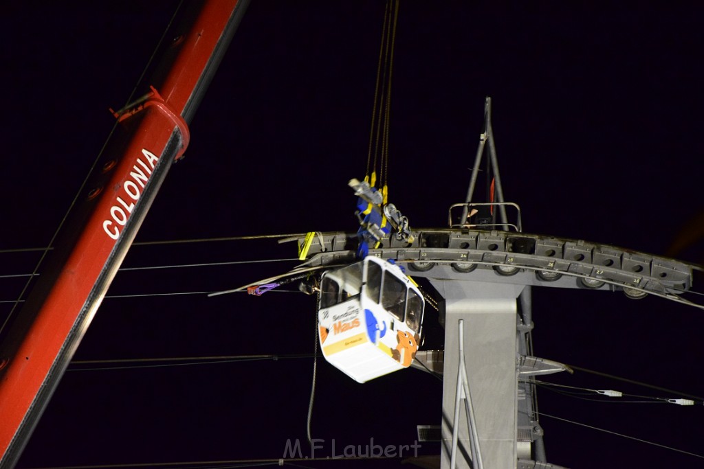 Koelner Seilbahn Gondel blieb haengen Koeln Linksrheinisch P948.JPG - Miklos Laubert